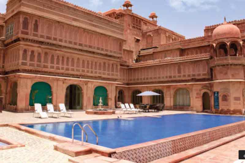 Laxmi Niwas Palace swimming pool